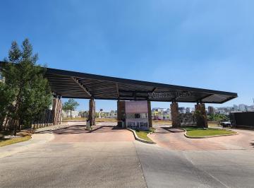 Casa · 143m² · 3 Recámaras · 2 Estacionamientos · Casa en Venta en Santa María de Guido Fraccionamiento Privado con Áreas Verdes