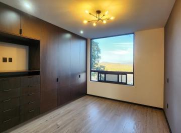 Casa · 220m² · 4 Recámaras · 2 Estacionamientos · Casa en Venta en Praderas II Altozano Fraccionamiento Privado