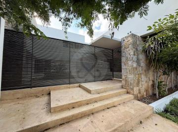 Casa · 591m² · 4 Recámaras · 4 Estacionamientos · Edifor: Casa en Venta en Club de Golf La Ceiba