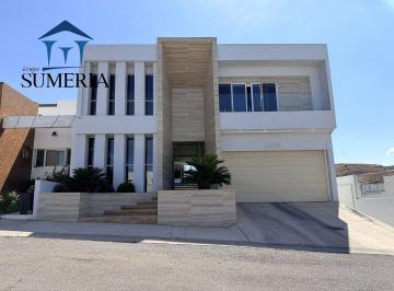 562241e48cca5bb380e956ba03d030005e63198672e45de57a1c95968ce493e9 · Residencia en Venta, Excelente Ubicación!