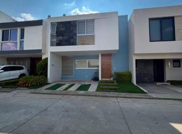 Casa de 3 habitaciones, Zapopan · Casa en Renta Zona Solares