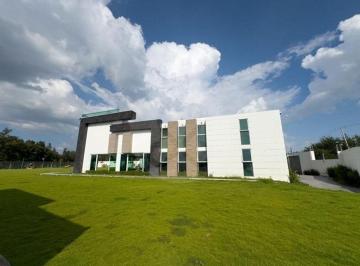 Casa · 3700m² · 6 Recámaras · 18 Estacionamientos · Casa en Venta en Club de Golf Atlas