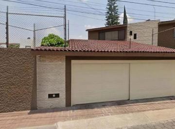 Casa de 5 habitaciones, Querétaro · Casa en Venta en Zona de Acueductos de Queretaro Cercano a Estadio Corregidora
