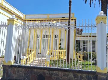 Casa · 381m² · 3 Recámaras · 5 Estacionamientos · Casa en Venta en Col. Centro, Tenango, Méx.