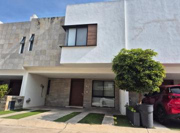 Fachada · Espaciosa Casa de Lujo en Capital Norte