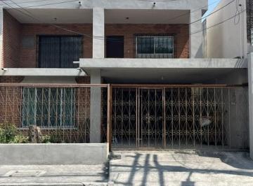 Casa · 253m² · 3 Recámaras · Casa en Las Puentes