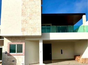 Casa de 3 habitaciones, Durango · Casa en Venta en Residencial Santa Rosa Durango