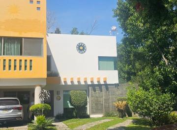 Casa · 409m² · 4 Recámaras · 2 Estacionamientos · Casa en Tlaltenango