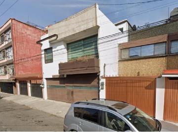 Casa de 4 habitaciones, Gustavo A. Madero · Casa de 214 m² con 4 Recámaras en Venta en Lindavista Sur, Recuperación de Hipoteca Len*ae