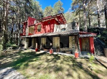 Casa · 2300m² · 6 Recámaras · 6 Estacionamientos · Casa en Venta en Ex - Hacienda Jajalpa