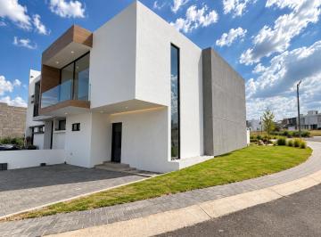 Casa en condominio de 4 habitaciones, Querétaro · Residencia Nueva en Esquina con Área Verde en Preserve Juriquilla