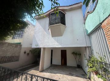 Casa de 6 habitaciones, Guadalajara · Casa en Venta a Unas Cuadras de La Clínica 46 Imss, Plaza Las Torres.