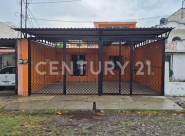 Casa · 119m² · 5 Recámaras · 2 Estacionamientos · Casa en Venta Juan José Rios III, Villa de Álvarez, Colima