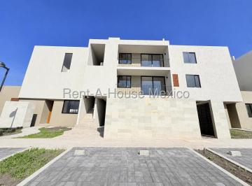 Departamento · 95m² · 2 Recámaras · 2 Estacionamientos · Departamento de Caisa en Renta con Roof Garden Privado. Altos de Juriquilla – Querétaro