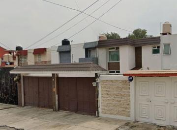 Casa de 4 habitaciones, Tlalnepantla de Baz · Casa de 220 m² con 4 Recámaras en Venta en Valle Dorado, Tlalnepantla