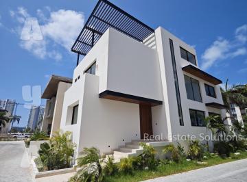 Casa · 544m² · 5 Recámaras · 4 Estacionamientos · Casa en Venta, a Estrenar, 5 Recámaras, Elevador, 4 Niveles, Roof Top, La Marina, Puerto Cancún