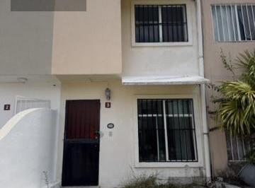 Casa · 90m² · 3 Recámaras · 2 Estacionamientos · Se Renta Casa Sin Muebles Residencial Las Americas Supmza 57 Doble Entrada Av Colosio y Av Huaya