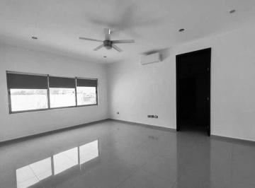 Casa de 3 habitaciones, Carmen · Casa de 3002 m² con 3 Recámaras en Venta en Ciudad del Carmen Centro
