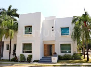 Casa · 416m² · 4 Recámaras · 3 Estacionamientos · Casa en Venta en Fraccionamiento Residencial Real Vista Hermosa, Colima.