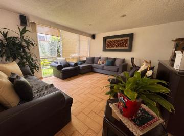 Vista a la sala · Amplia Casa, Bien Iluminada, en Bosque Residencial del Sur