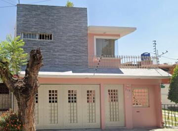 Casa de 4 habitaciones, Tlalnepantla de Baz · Casa de 250 m² con 4 Recámaras en Venta en Valle Dorado