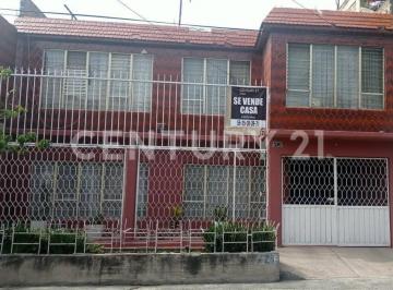 Casa · 160m² · 6 Recámaras · 1 Estacionamiento · Venta de Casa en Colonia Providencia, Alcaldía Gustavo a Madero