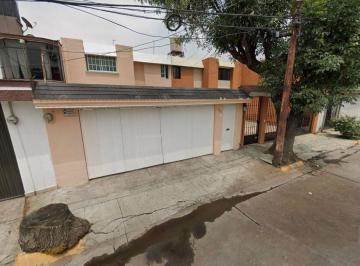 Casa de 4 habitaciones, Tlalnepantla de Baz · Casa de 250 m² con 4 Recámaras en Venta en Valle Dorado