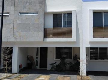 Casa en condominio de 4 habitaciones, Zapopan · Casa de 4 Recamaras Real del Carmen Coto 2 Zona Real