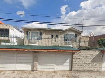Casa de 4 habitaciones, Toluca · Casa de 242 m² con 4 Recámaras en Venta en Toluca