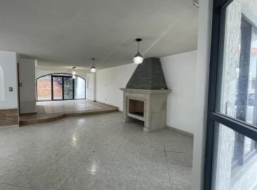 Casa · 291m² · 4 Recámaras · 2 Estacionamientos · Casa en Santa Cruz Otzacatipan