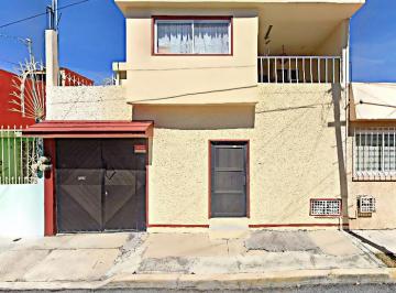 Casa de 3 habitaciones, Toluca · Casa de 151 m² con 3 Recámaras en Venta en San Bernardino, Tol