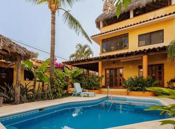 Casa de 4 habitaciones, San Pedro Mixtepec · Casa en Venta a 600 m de Playa Carrizalillo, Puerto Escondido, Oax