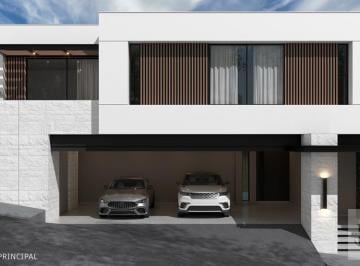 Casa · 490m² · 3 Recámaras · 3 Estacionamientos · Residencia Venta Castaños del Vergel con Vista Espectacular - Zona Carretera Nacional