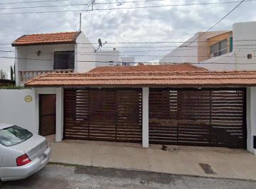 Casa de 4 habitaciones, Chihuahua · Amplia Casa en Chihuahua