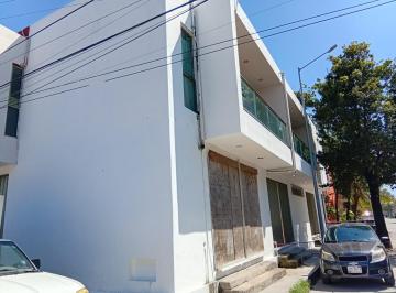 Edificio de 4 habitaciones, Solidaridad · Edificio con Locales Comerciales y Departamentos en Venta