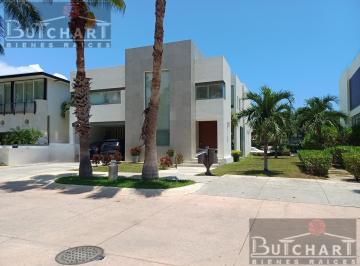 Casa · 500m² · 4 Recámaras · Residencia en Venta con Muelle, Puerto Cancun