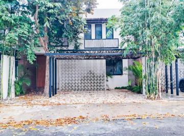 Casa · 200m² · 3 Recámaras · 2 Estacionamientos · Casas Tipo Townhouse en Renta, en Montes de Amé, Mérida, Yucatán