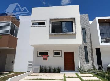 Casa · 100m² · 3 Recámaras · 2 Estacionamientos · Casa en Venta en Arbolada Cancun