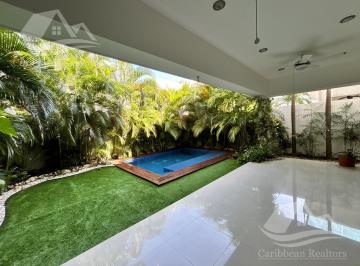 Casa · 332m² · 3 Recámaras · 2 Estacionamientos · Casa en Venta en Cumbres Cancun