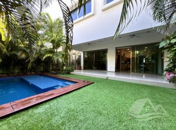 Casa · 332m² · 3 Recámaras · 2 Estacionamientos · Casa en Venta en Cumbres Cancun