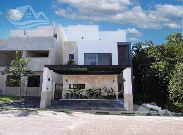 Casa · 354m² · 5 Recámaras · 2 Estacionamientos · Casa en Venta en Via Cumbres Cancun