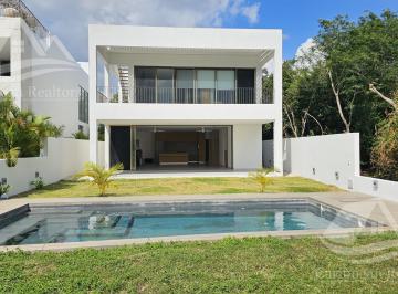 Casa · 580m² · 4 Recámaras · 4 Estacionamientos · Casa en Venta en Lagos del Sol Cancun