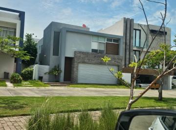 Casa · 238m² · 3 Recámaras · 2 Estacionamientos · Casa en Laguna VI, Punta Tiburón, Alvarado, Ver