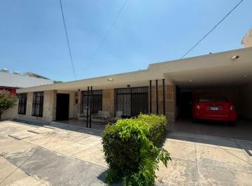 Casa de 3 habitaciones, Monterrey · Casa en Venta Colonia Vista Hermosa Monterrey Frente 24 m
