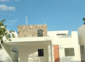 Casa · 250m² · 4 Recámaras · 2 Estacionamientos · Casa en Cholul