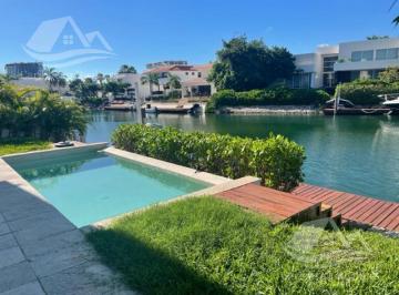 Casa · 700m² · 4 Recámaras · Casa en Venta Puerto Cancun
