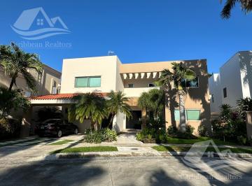 Casa · 520m² · 4 Recámaras · 3 Estacionamientos · Casa en Venta Villa Magna Cancún Q. Roo