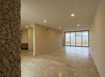 Casa · 390m² · Casa en Temozón, Privada Corteza