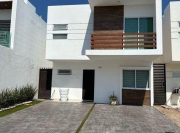 Casa en condominio · 108m² · 3 Recámaras · 2 Estacionamientos · Casa en Venta y Renta en Valle Alto Culiacán