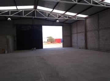 Bodega comercial · 325m² · 6 Estacionamientos · Bodega en Renta